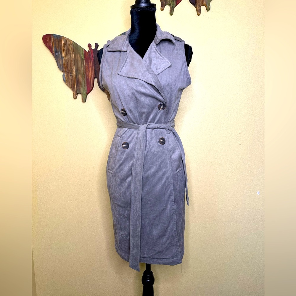 Kendall + Kylie Sleeveless Shirt Dress